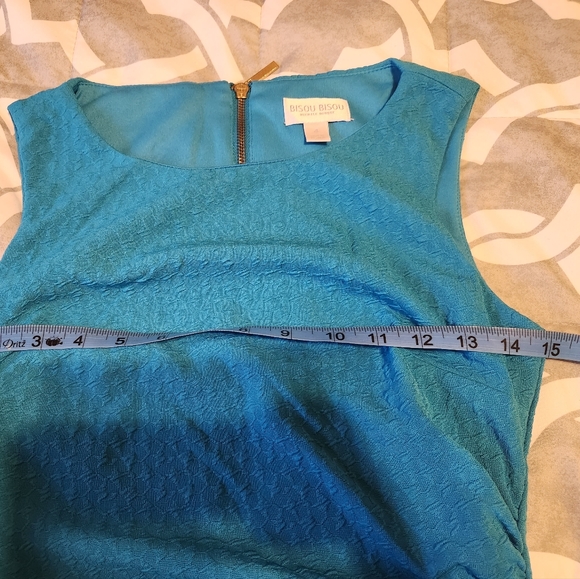 Bisou Bisou Sheath Dress- Size 4 - Picture 9 of 13